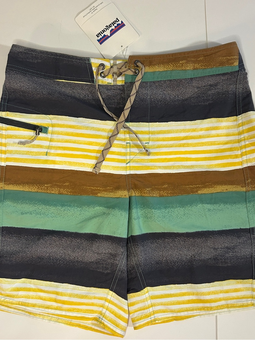 Patagonia NWT Wavefarer Boardshorts Multi Stripe Swim Trunks Men's 32